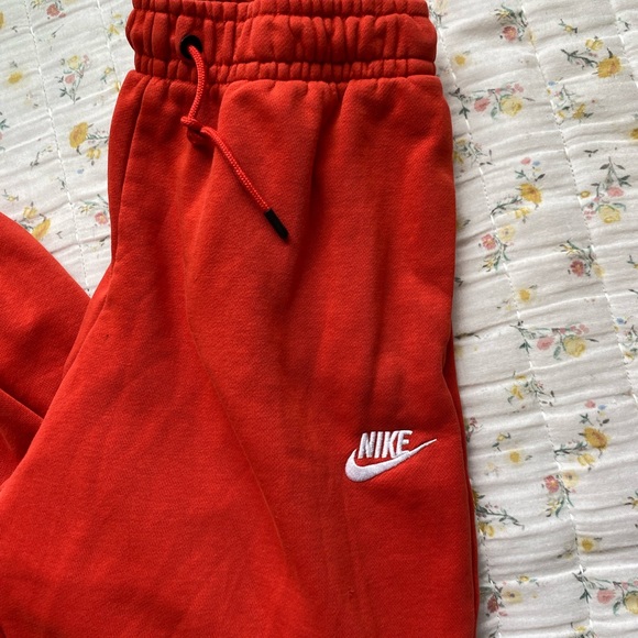 Nike sweatpants - Picture 4 of 7